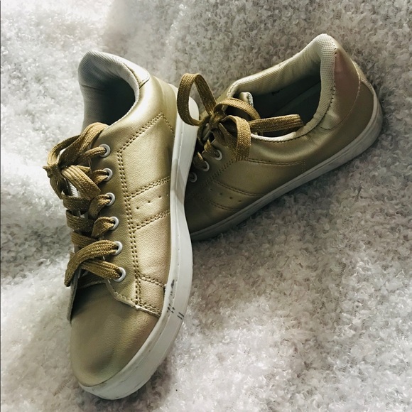 Shoes - Picture 2 of 2